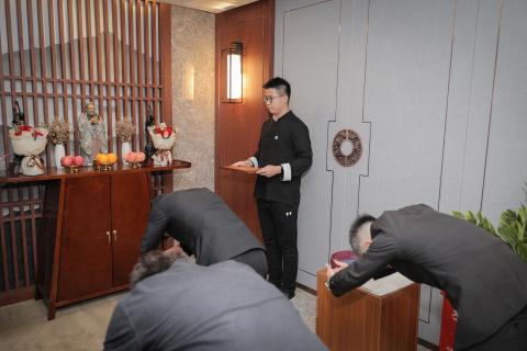 罗湖区委统战部副部长、工商联党组书记叶志伟一行到名人堂调研