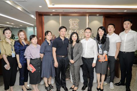 罗湖区委统战部副部长、工商联党组书记叶志伟一行到名人堂调研