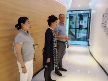 赣江南昌经开区领导受邀访问名人堂加速器，为优质项目落地南昌创造新机遇
