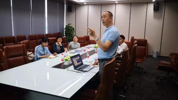 赣江南昌经开区领导受邀访问名人堂加速器，为优质项目落地南昌创造新机遇